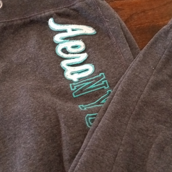 Comfy cozy thick Gray aeropostale womens small drawstring swestpants - Picture 2 of 4